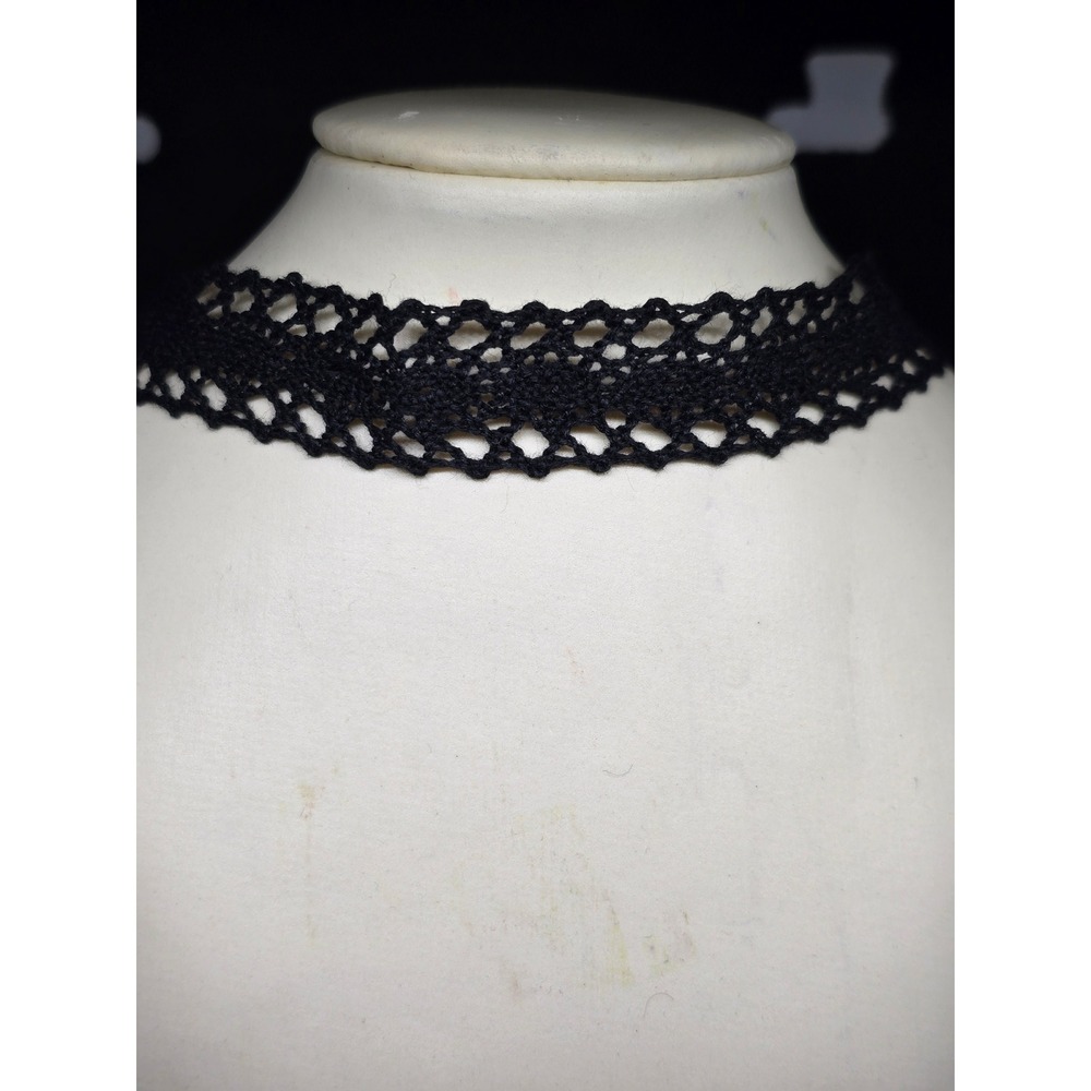 Black Crochet Lace Choker Necklace Gothic Boho 90s Style Open Knit Accessory